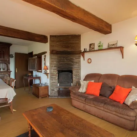 Friendly And Rustic Family With Fireplace