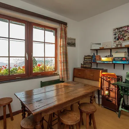 בית נופש Hillside Near Coo Fall סטבלוט